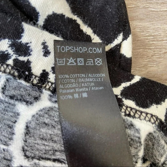 TopShop  Women's Giraffe Boxy Cropped T-shirt - Picture 13 of 13